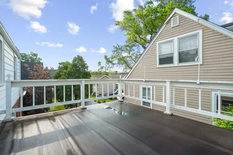 Exterior - 1155 E Walnut Ave, Des Plaines, IL 60016 photo 6 of 12