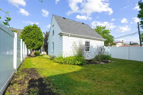 Exterior - 1155 E Walnut Ave, Des Plaines, IL 60016 photo 12 of 12
