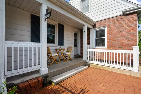 Exterior - 1155 E Walnut Ave, Des Plaines, IL 60016 photo 5 of 12