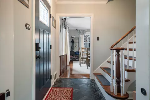 Entry Way - 1155 E Walnut Ave, Des Plaines, IL 60016 photo 1 of 1
