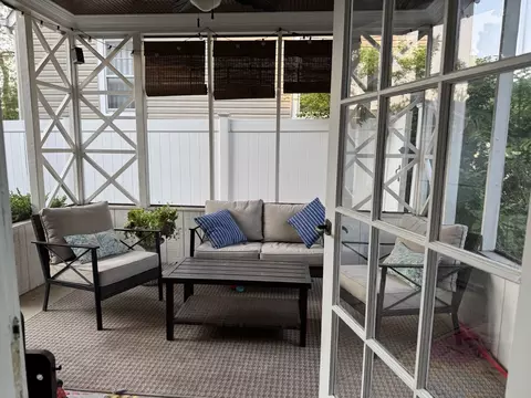 Exterior - 1155 E Walnut Ave, Des Plaines, IL 60016 photo 7 of 12