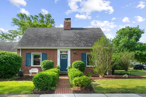 Exterior - 1155 E Walnut Ave, Des Plaines, IL 60016 photo 3 of 12