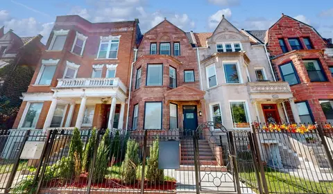 4450 S Prairie Ave, Chicago, IL 60653