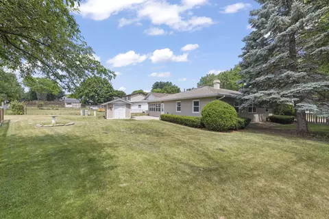 Exterior - 1905 Murcer Ln, Elgin, IL 60123 photo 2 of 5