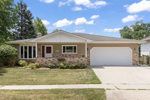 1905 Murcer Ln, Elgin, IL 60123