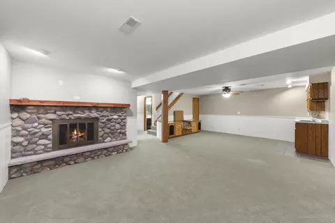 Living - 1905 Murcer Ln, Elgin, IL 60123 photo 3 of 4