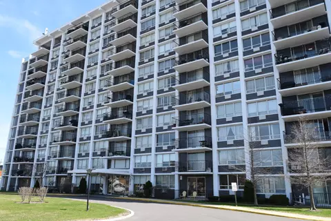 8815 W Golf Rd #6B, Niles, IL 60714