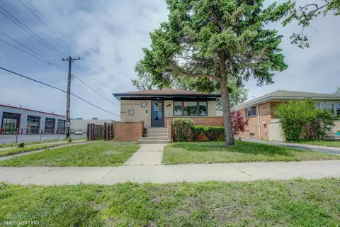 460 Crandon Ave, Calumet City, IL 60409