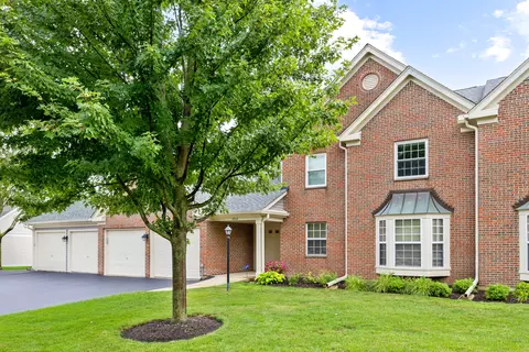2849 Meadow Ln #B, Schaumburg, IL 60193