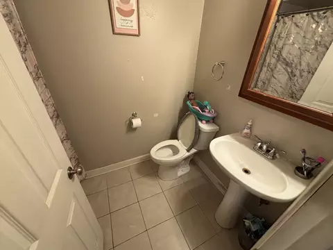 Bath - 14813 Kilpatrick Ave, Midlothian, IL 60445 photo 1 of 1