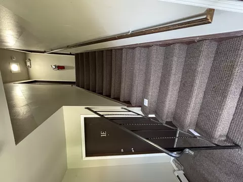 Entry Way - 14813 Kilpatrick Ave, Midlothian, IL 60445 photo 1 of 1