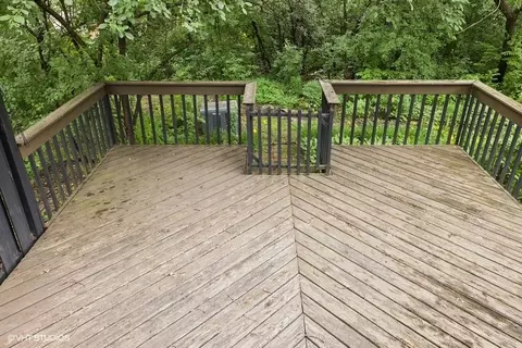 82 Hickory Ln, Cary, IL 60013 photo 17