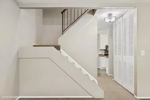 82 Hickory Ln, Cary, IL 60013 photo 9