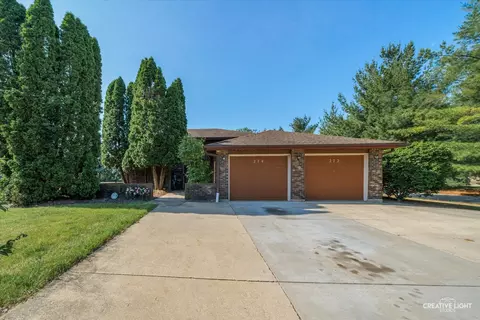 Exterior - 272 Maple St, Sugar Grove, IL 60554 photo 1 of 6