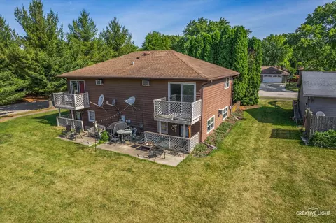 Exterior - 272 Maple St, Sugar Grove, IL 60554 photo 6 of 6