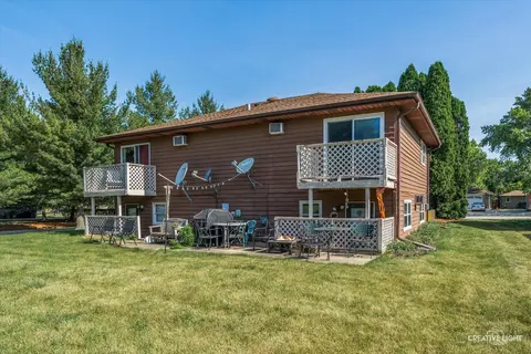 Exterior - 272 Maple St, Sugar Grove, IL 60554 photo 4 of 6