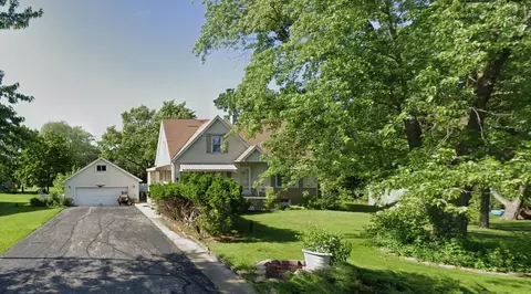 17 W430 Pfund Ave, Addison, IL 60101