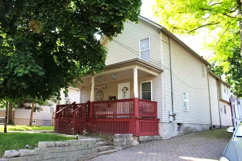 376 Hastings St, Elgin, IL 60120