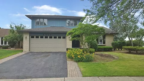 8543 Carriage Ln, Tinley Park, IL 60487