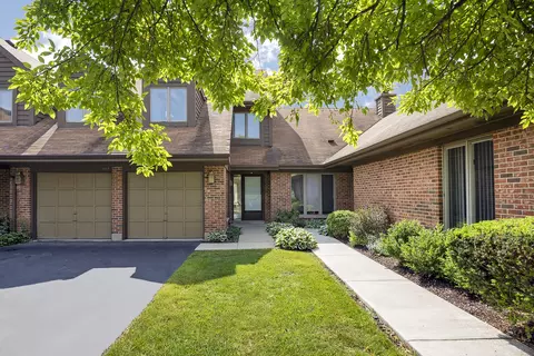 4147 Picardy Cir, Northbrook, IL 60062