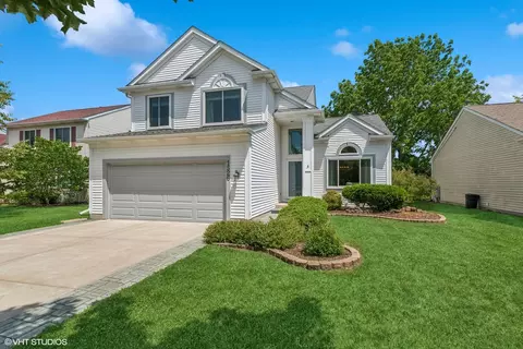 1526 Oxford Cir, Grayslake, IL 60030