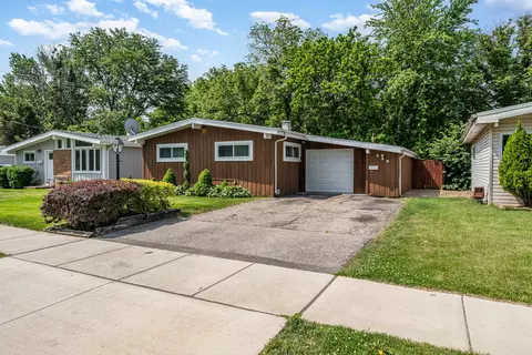 438 S Wolf Rd, Wheeling, IL 60090
