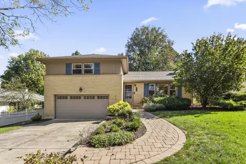 303 Woodstock Ave, Glen Ellyn, IL 60137