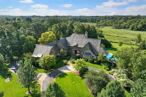 64 Ridge Rd, Barrington Hills, IL 60010