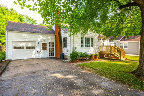 325 Douglas St, Oswego, IL 60543