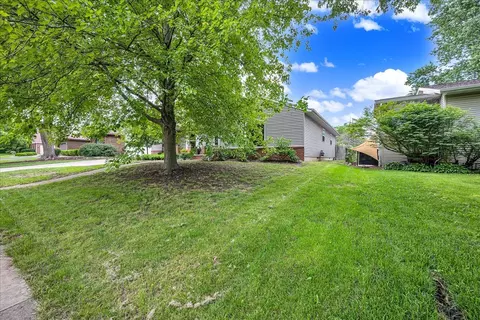 Exterior - 216 S Hershey Rd, Bloomington, IL 61704 photo 6 of 7
