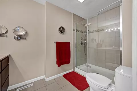 Bath - 216 S Hershey Rd, Bloomington, IL 61704 photo 2 of 4