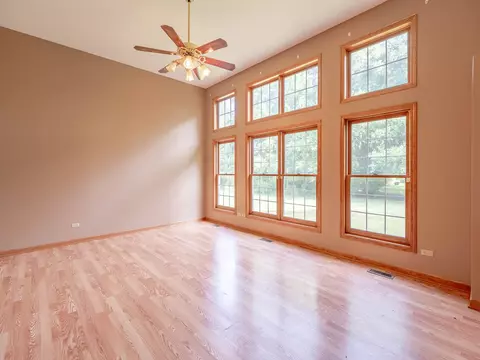 Living - 2207 Irvine Ln, Plainfield, IL 60586 photo 3 of 3
