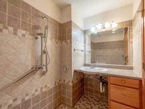 Bath - 2207 Irvine Ln, Plainfield, IL 60586 photo 1 of 3
