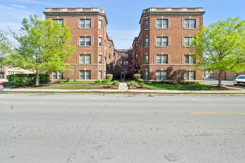 50 Forest Ave #2S, Riverside, IL 60546