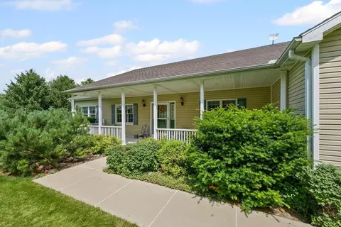 Exterior - 2598 B County Road 600 E, Dewey, IL 61840 photo 4 of 9