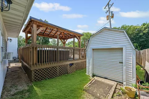 Exterior - 835 E Pells St, Paxton, IL 60957 photo 14 of 20