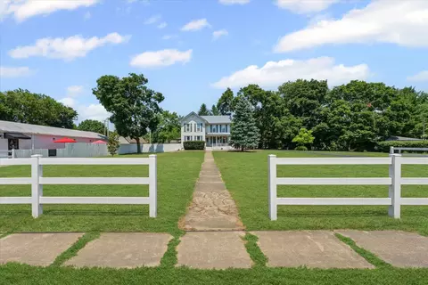 Exterior - 835 E Pells St, Paxton, IL 60957 photo 9 of 20