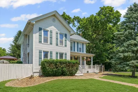 Exterior - 835 E Pells St, Paxton, IL 60957 photo 3 of 20