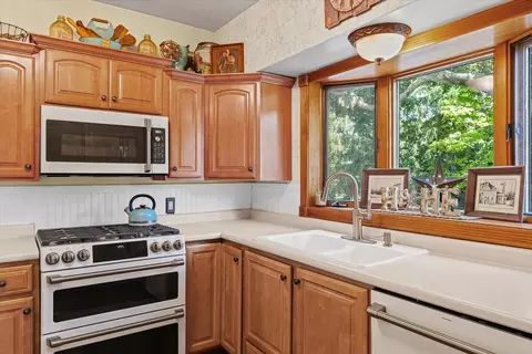 Kitchen - 835 E Pells St, Paxton, IL 60957 photo 3 of 5