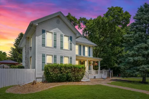 Exterior - 835 E Pells St, Paxton, IL 60957 photo 6 of 20