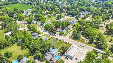 View/Area - 835 E Pells St, Paxton, IL 60957 photo 6 of 11