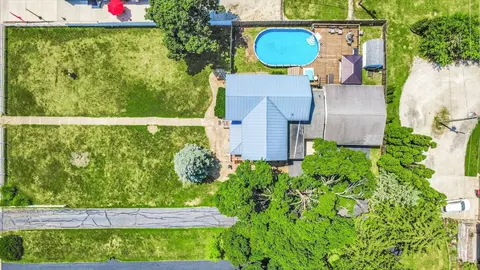 View/Area - 835 E Pells St, Paxton, IL 60957 photo 1 of 11