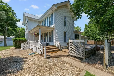 Exterior - 835 E Pells St, Paxton, IL 60957 photo 12 of 20