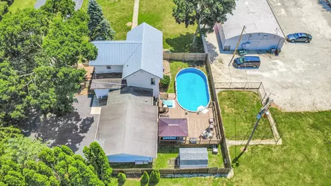 View/Area - 835 E Pells St, Paxton, IL 60957 photo 9 of 11