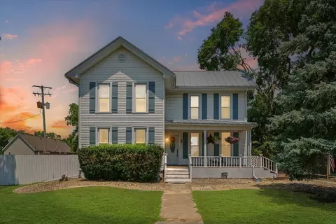Exterior - 835 E Pells St, Paxton, IL 60957 photo 5 of 20