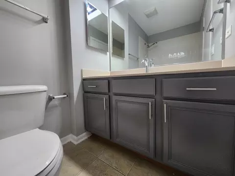 Bath - 746 River Mill Pkwy, Wheeling, IL 60090 photo 2 of 4