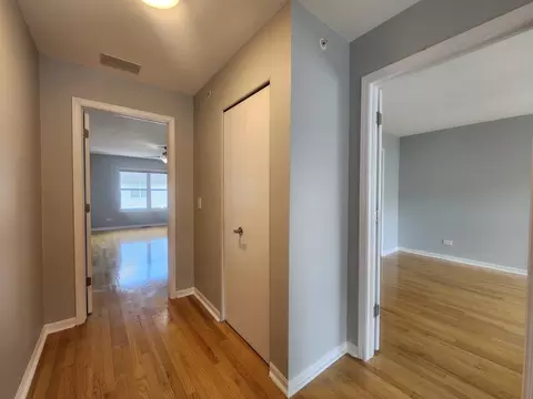 Entry Way - 746 River Mill Pkwy, Wheeling, IL 60090 photo 1 of 3