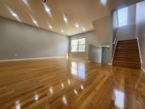 Living - 746 River Mill Pkwy, Wheeling, IL 60090 photo 1 of 5
