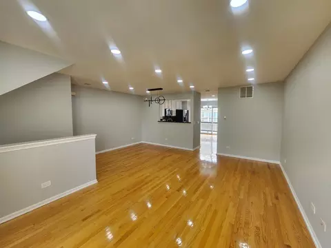 Living - 746 River Mill Pkwy, Wheeling, IL 60090 photo 5 of 5