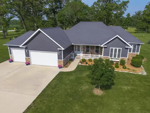 17055 N 1112 East Rd, Pontiac, IL 61764